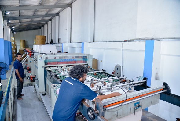 Advanced sheeting machine for paper converting